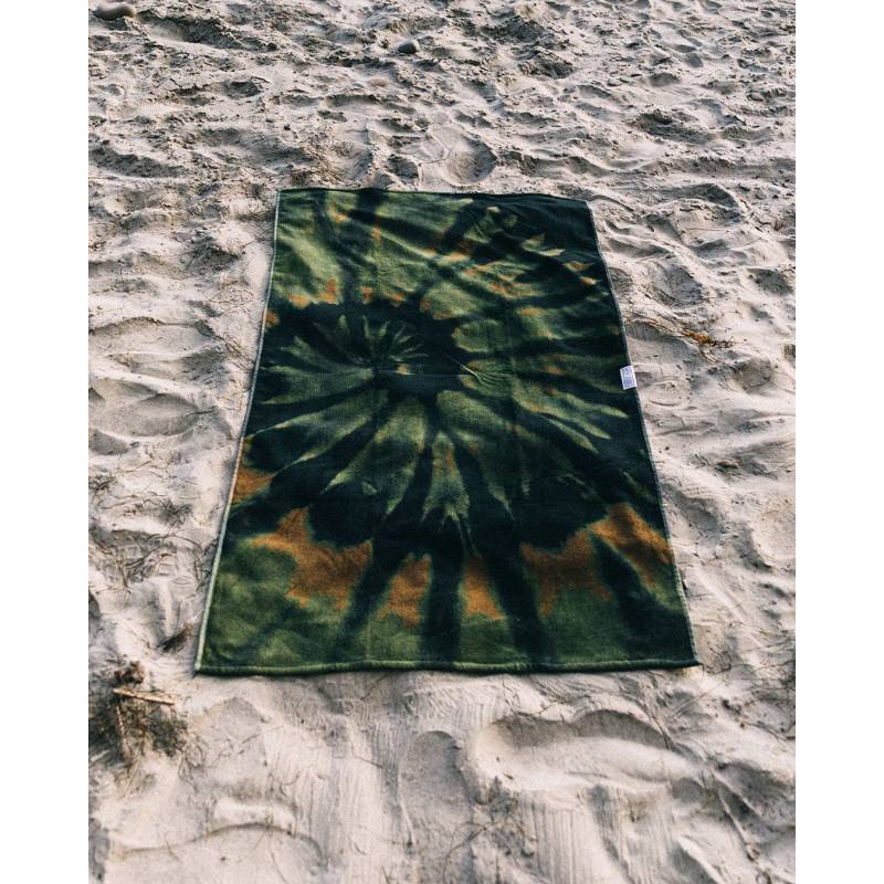 LEUS Tie Dye Camo Beach Towel-2