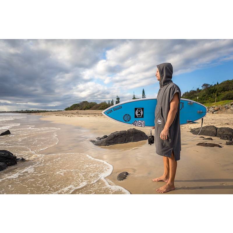 Curve Surf Poncho Towel - Cotton Charcoal model on beach